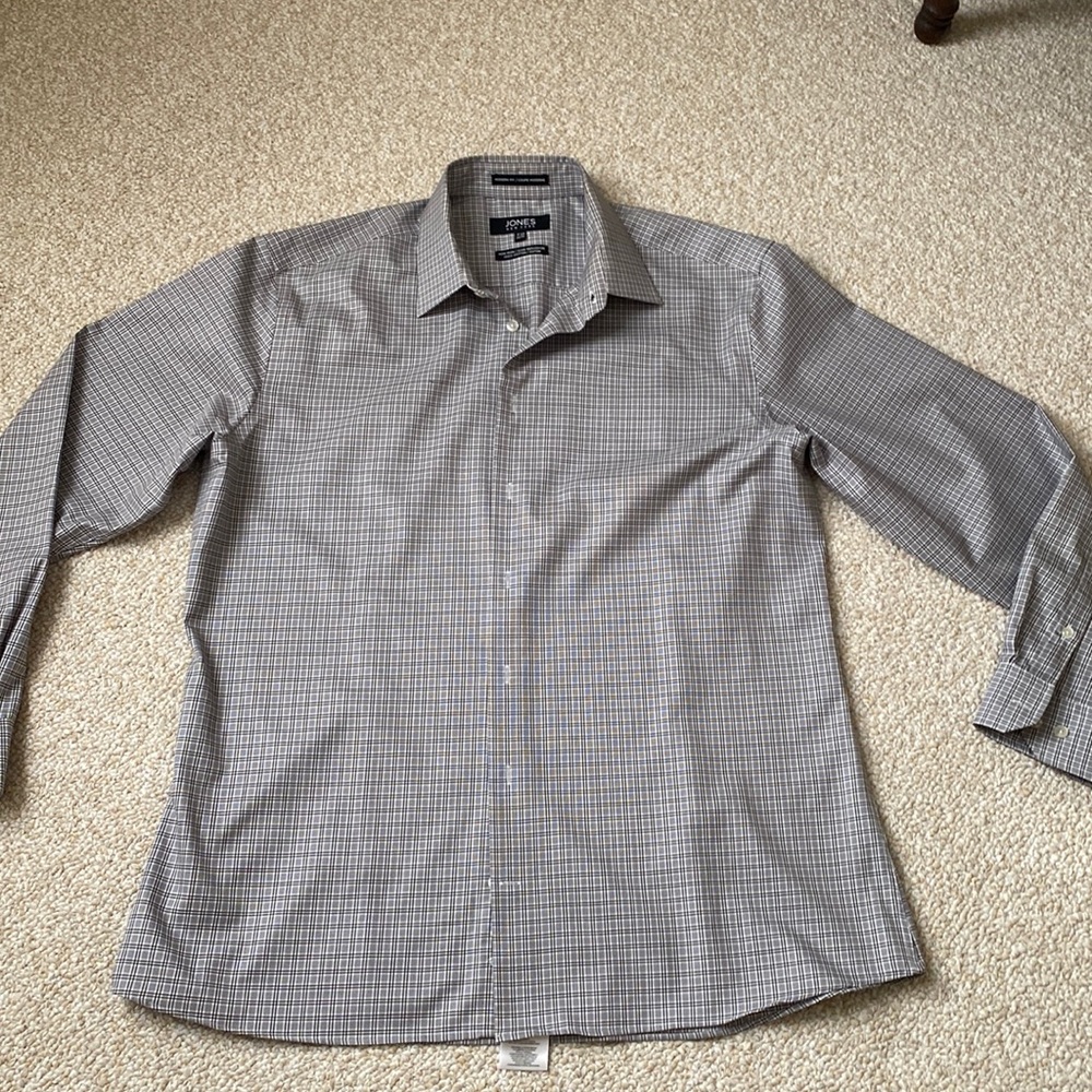 XL Jones New York 100% cotton men’s shirt. Long sleeved button down shirt